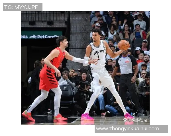 马刺与热火激战12月7日NBA赛场精彩对决引发球迷热议