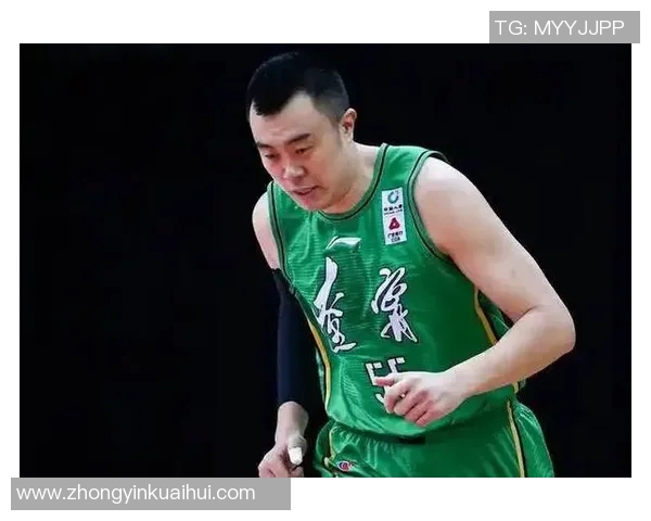 韩德君：从篮球新星到CBA传奇的成长之路与辉煌成就分析