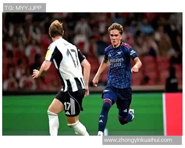 哈维西蒙斯崛起之路:从青训天才到足球场上的新星 哈维西蒙斯崛起之路:从青训天才到足球场上的新星