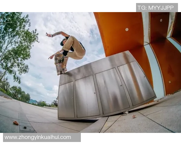 滑板深度解析:上海滑板队防守策略与技巧的全景探讨 滑板深度解析:上海滑板队防守策略与技巧的全景探讨